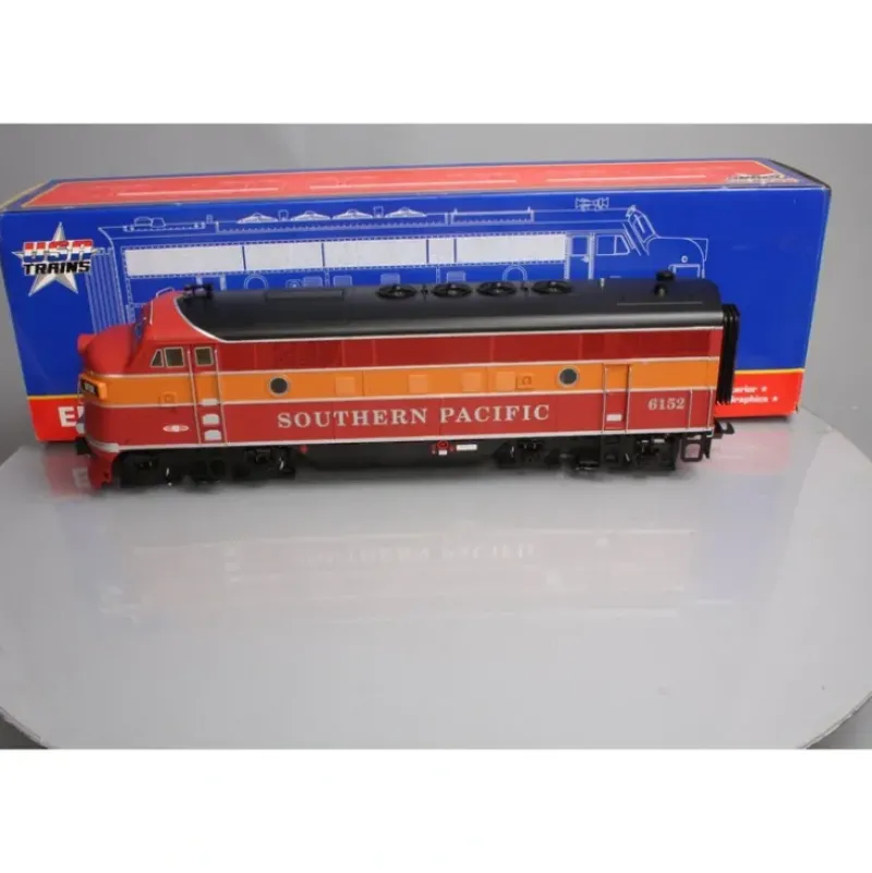 USA Trains 22370 G Scale SP "Daylight" F-3A Powered Diesel Locomotive #6152 - Model Train Junction: Quality Parts and Art Supplies Clearance