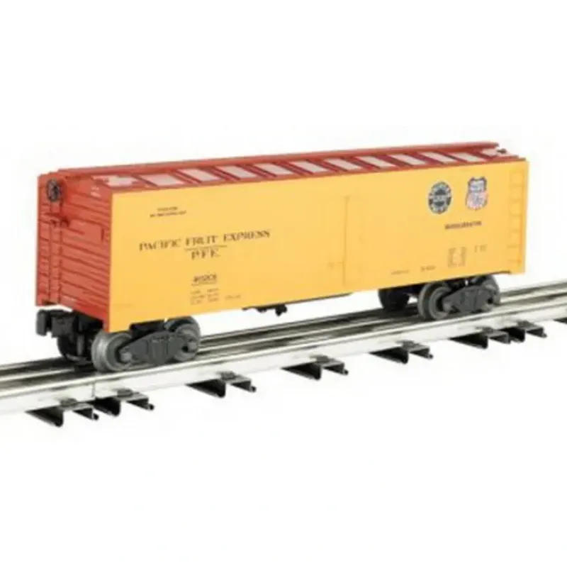Williams 47455 O PFE 40' Refrigerator Car - Model Train Junction: Quality Parts and Art Supplies Outlet