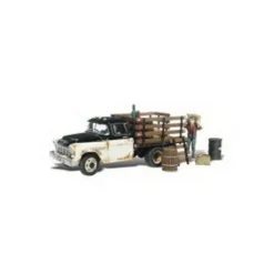 Trains*Woodland Scenics AS5538 HO AutoScenes Henry''s Haulin'' - Model Train Junction: Quality Parts and Art Supplies