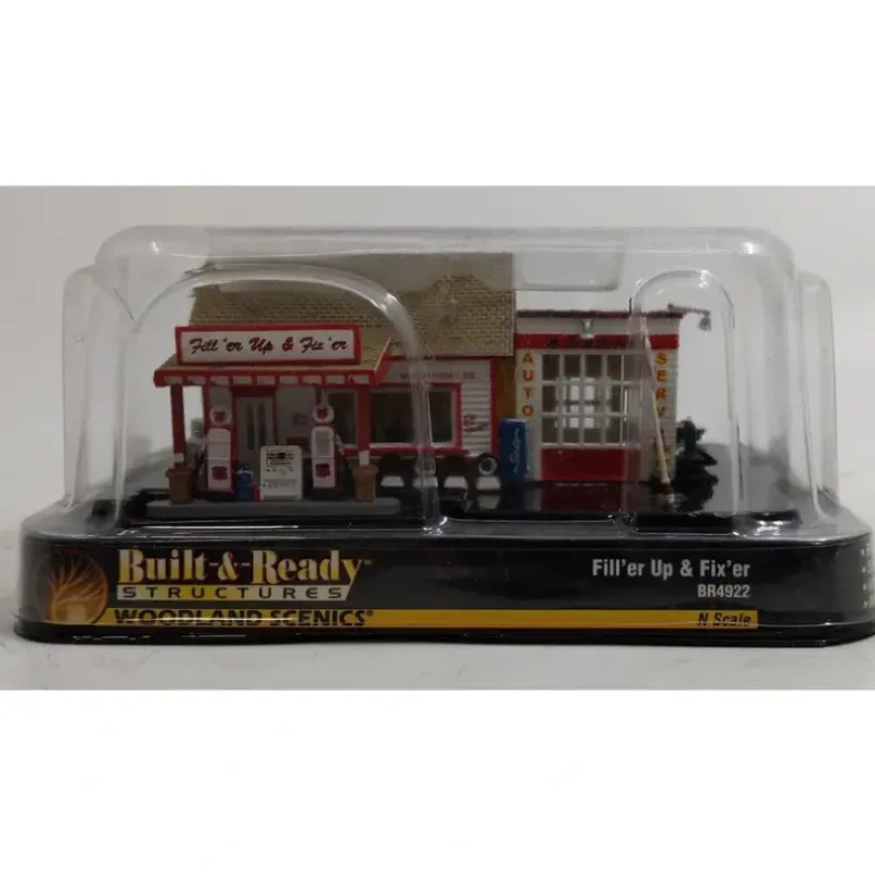 Woodland Scenics BR4922 N Built-&-Ready Fill'er Up & Fix'er Building - Model Train Junction: Quality Parts and Art Supplies Hot